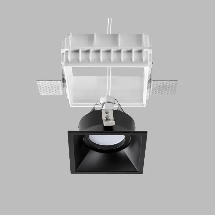Комплект из светильника и рамки DOMINO QUAD MR16 ЧЁРНЫЙ Domino Lightstar G214507 | Дом Декора