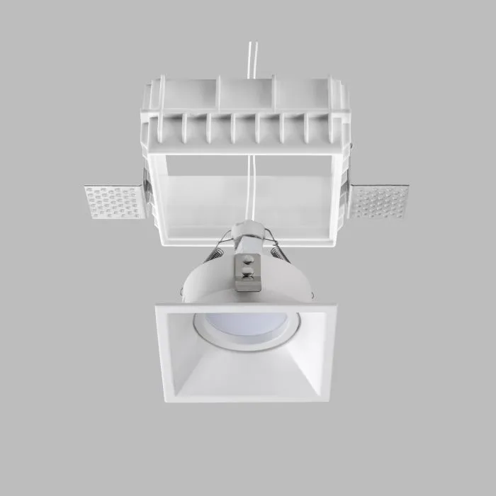 Комплект из светильника и рамки DOMINO QUAD MR16 БЕЛЫЙ Domino Lightstar G214506 | Дом Декора